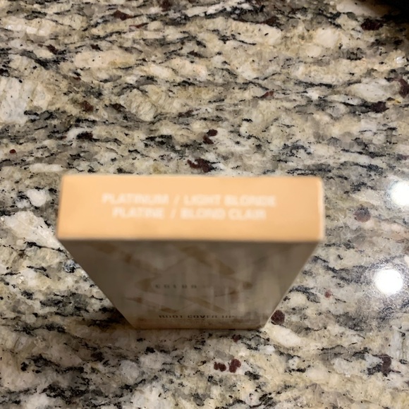 Color Wow Root Cover Up In Platinum Light Blonde - Picture 3 of 5